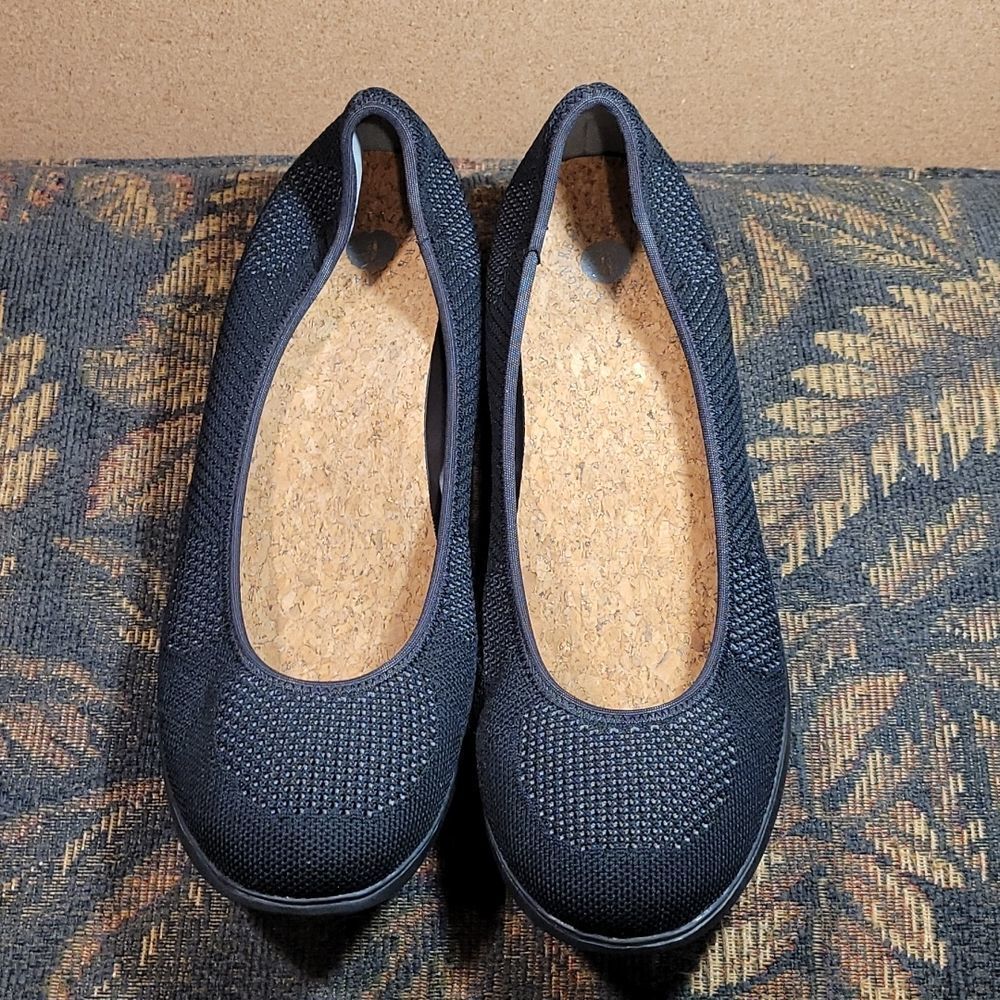 Revitalign Women's Black Inca Supportive Flats- Size 12